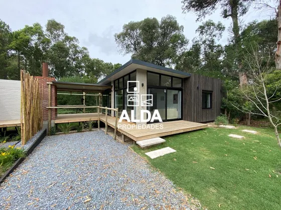Casa Punta Colorada Piriápolis 2 Dorms Venta Ca502129