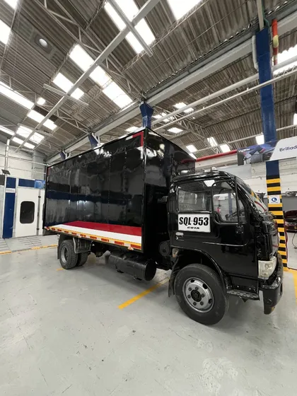 Camión Nissan T5u41