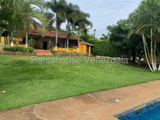 La Casa Vacacional Inm De Tus Sueños Para El Disfrute De La Familia Puede Ser Tuya, Amplio Terreno Sembrado De Grama, Piscina, Dos Caney, Caballeriza, Perfecta Para Conectar Con La Naturaleza. Safari 