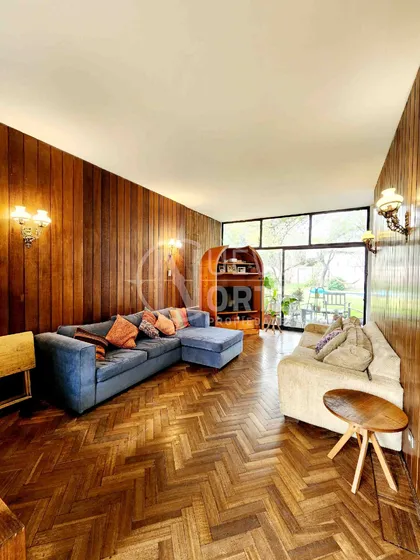 Venta Casa Estilo Vintage, Las Condes. 139m2 / 800m2.