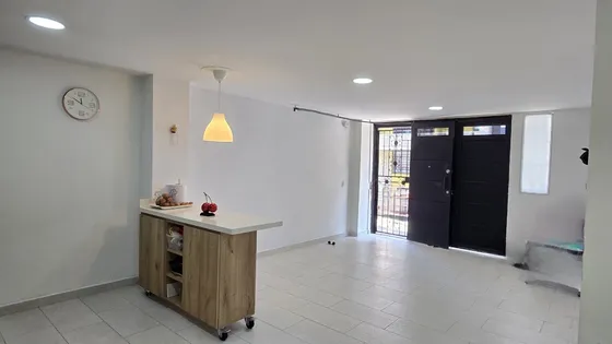 Apartamento En Venta Primer Piso Con Garaje, Zona Centro Itagüí, Antioquia