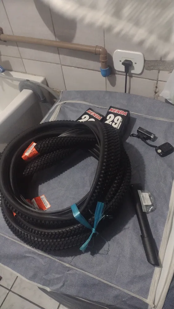 Par Pneu 29x2.10 Levorin Eruption + Par Câmara De Ar Kenda - Imagem 3