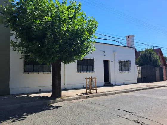 Amplia Propiedad En El Centro De Bulnes
