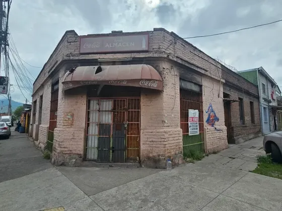 Casa Esquina Comercial. Recoleta