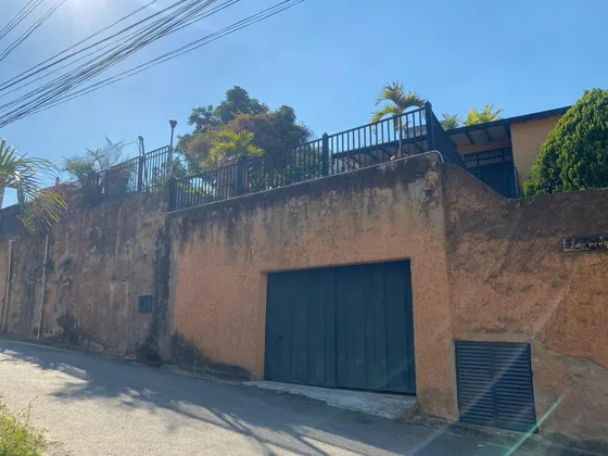 Se Vende Casa Bifamiliar, Ubicada En Los Guayabitos, Villa Laura.nc