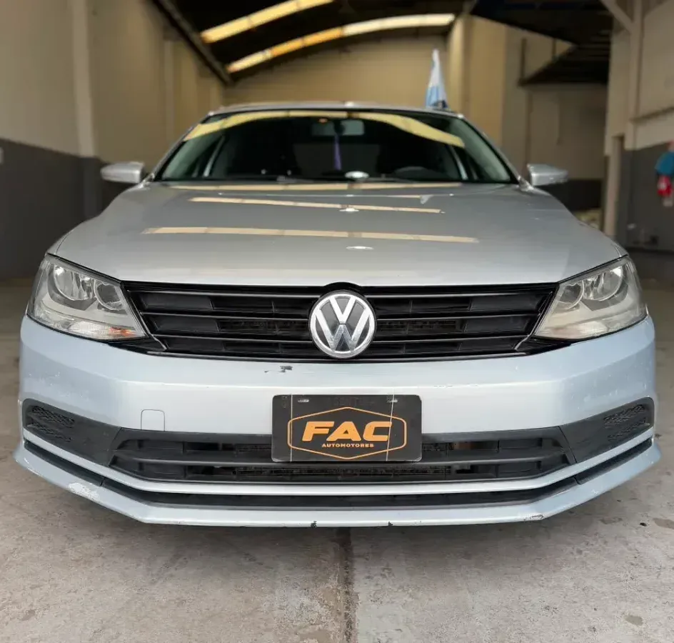 Volkswagen Vento 2.0 Advance 115 cv