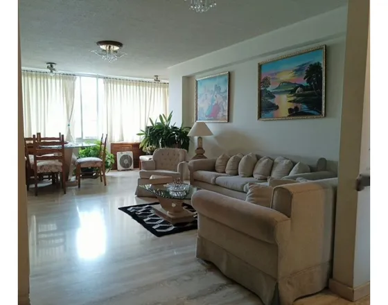 Vendo Apartamento 133m2 Los Samanes 0919