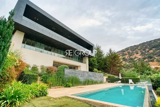 Casa Mediterránea En Venta De 5 Dorm. En Lo Barnechea