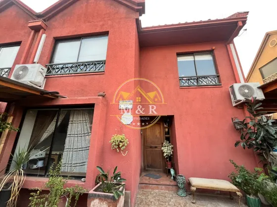 Casa En Arriendo- Moderna, Amplia Y Excelentes Amenidades