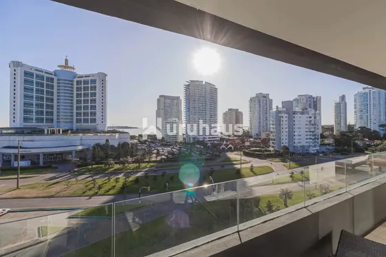 Alquiler Apartamento Tres Dormitorios Punta Del Este Edificio Torre Del Mar