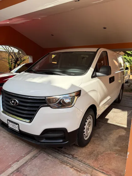 Hyundai Starex 2.4 Cargo Van
