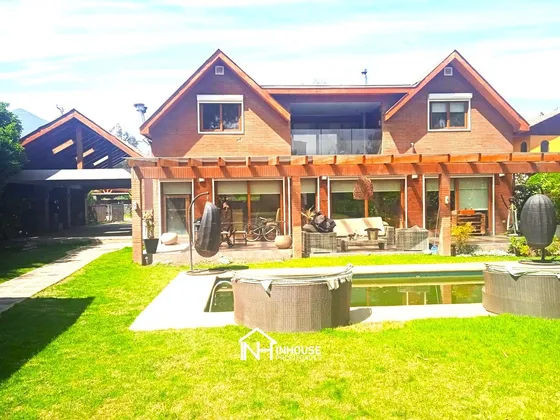 Casa En Venta En Condominio Natural En Las Vizcachas 