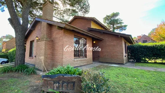 Venta De Casa En Pinamar 3 Dormitorios