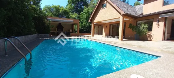 Casa En Venta De 5 Dorm. En Vitacura