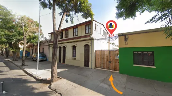 Casa En Venta De 3 Dorm. En Santiago