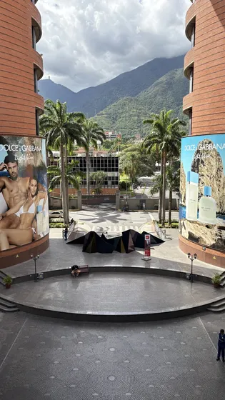Excelente Local De 24,33 M2 Nivel Terraza, En Una De Las Zonas Más Concurridas Y Dinámicas Del Centro Comercial. Rodeado De Comercios Activos, Excelente Exposición Y Agradable Vista. Gran Oportunidad