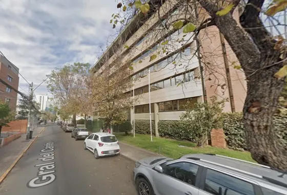 Estacionamiento Cerca Metro Manuel Montt, Ggcc Incluidos