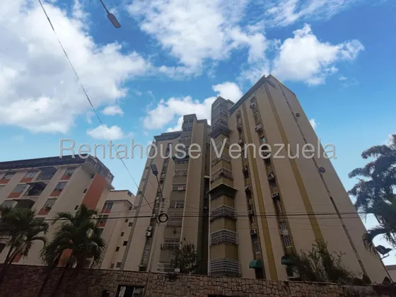 Amplio Apartamento En Venta Urb. San Isidro, Zona Norte Maracay, Aragua, Piso Bajo, 25-13106 Mv