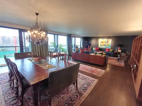 Fino Y Moderno. 3 Suites + Estar + Servicios. Vía Aurora