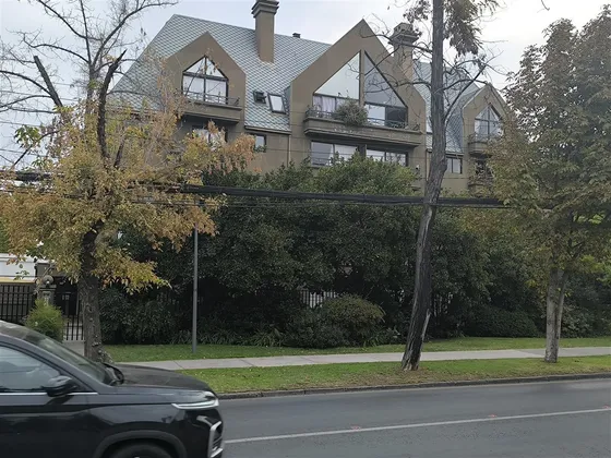 Uf 5.900 Cómodo Departamento En Venta De 1 Dorm. En Vitacura