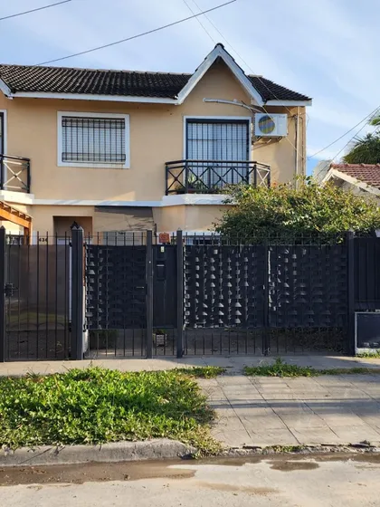 Duplex Amplio En Muy Buen Estado