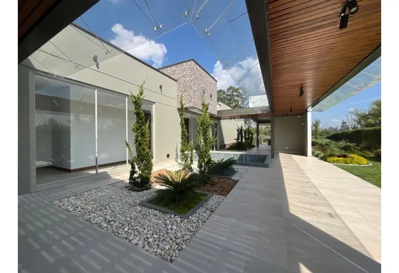 Casa En Venta En Llanogrande De Un Solo Nivel 