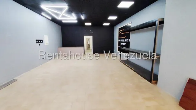 Estupendo Local Comercial A Pie De Calle En Alquiler El Rosal I