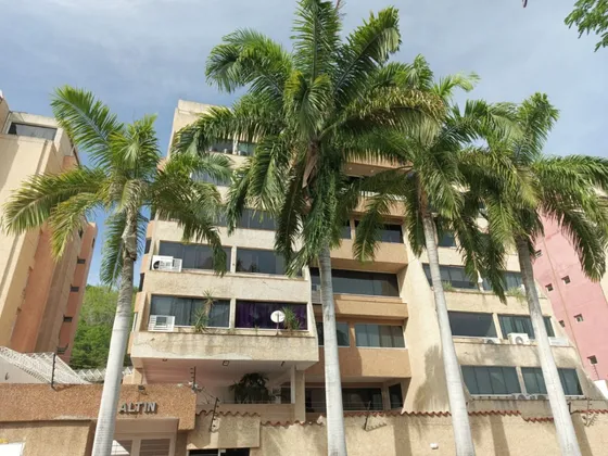 Apartamento En Paraíso Ll, Maneiro, Edificio Altin Ic-00267