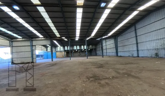 Galpón De 2500 M2 En Hurlingham Con Playa Oficinas En Una Planta.