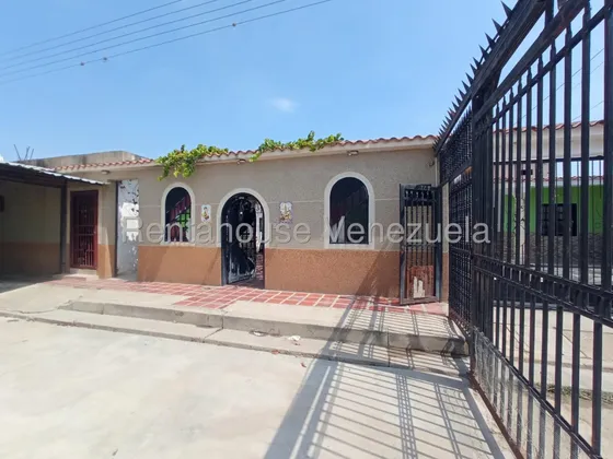 Casa En Venta Ubicada En La Morenera Santa Cruz De Aragua, Fvina 25-19272