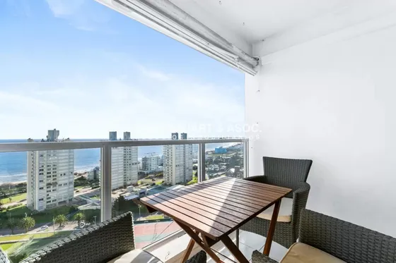 Apartamento En Alquiler De Temporada (2da Febrero Y Carnaval Libre)- Mansa - 2 Dormitorios - Piscina Y Servicio De Playa - Complejo Lincoln Center