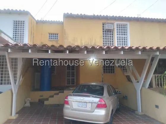 Rosa Rodríguez Alquila Casa Tipo Townhouse En La Mora, Cabudare Mls #25-22680