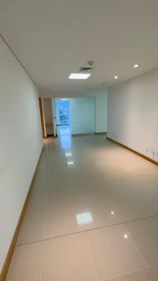 Oficina En Laureles - Centro Comercial Los Molinos