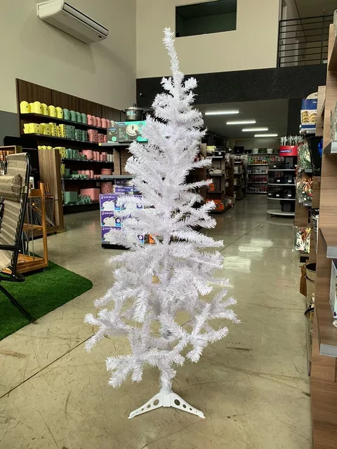 Árvore Natal Branca Decorada 1,20M 65 Enfeites Pisca 220V na