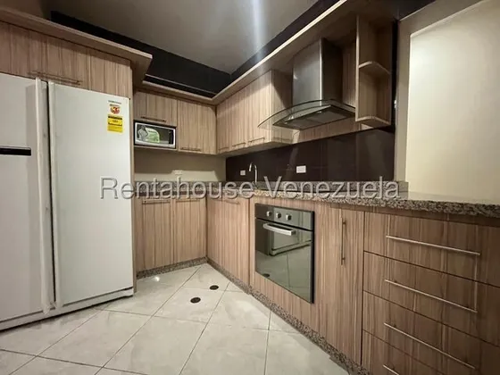 Apartamento En Venta En Barquisimeto Triangulo Del Este Posee 4 Habitaciones 4 Baños Con Seguridad Las 24 Horas Con Todos Los Servicios Basicos Cod 25 21659 Comunicate Soy Gabi Irastorza              