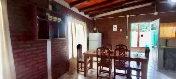 Casa En Venta - 2 Dormitorios 1 Baño - Cochera - 420mts2 - Yacanto