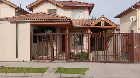 Excelente Casa En Barrio Residencial De Linderos.