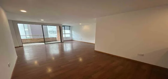 Apartamento En Arriendo Ubicado En El Poblado Sector Los Balsos  (27340).