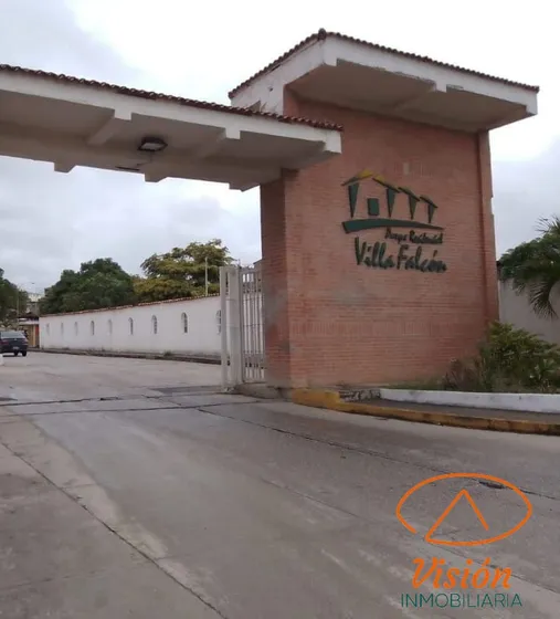 Town House En Venta Urbanización Villa Falcón Cúa Edo Miranda.