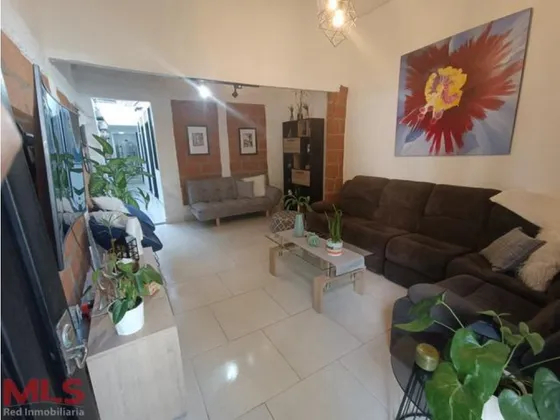 Venta De Casa En Aranjuez(mls#239155)