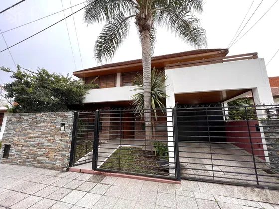 Venta Casa 4 Ambientes Con Piscina En Wilde
