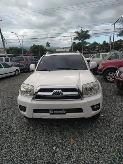 Toyota 4runner .