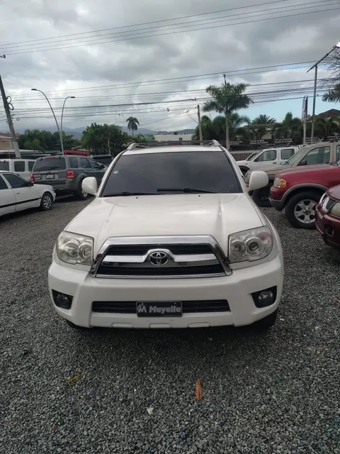 Toyota 4runner .