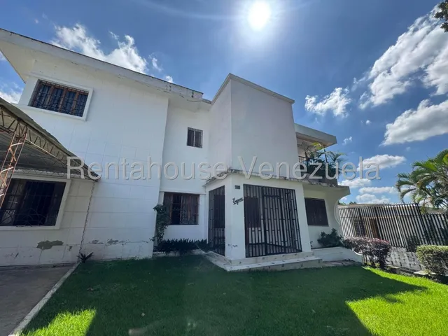 Excelente Casa Comercial En Alquiler En Altamira