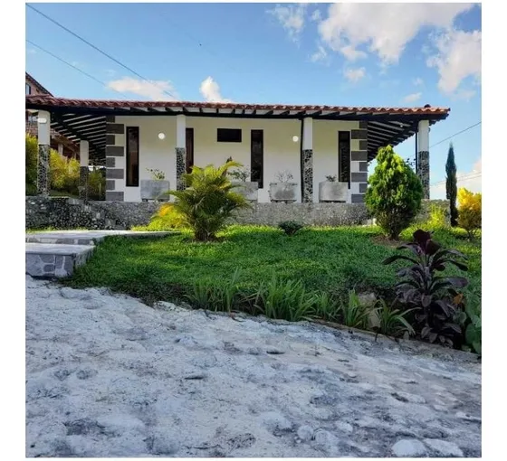 Finca En Girardota Cerca Al Parque 