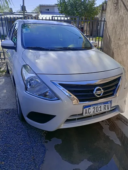Nissan Versa 1.6 Sense