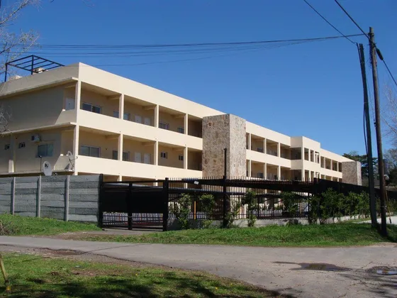 Muy Buen Departamento En Las Campanillas, Con Renta.-