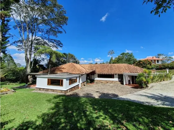 Casa En Venta En Rionegro Via La Ceja