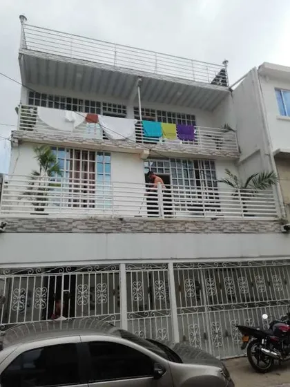 Casa Multifamiliar En Villa Colombia 