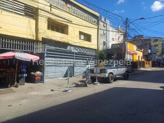 Alquiler Galpón Catia At25-22211 